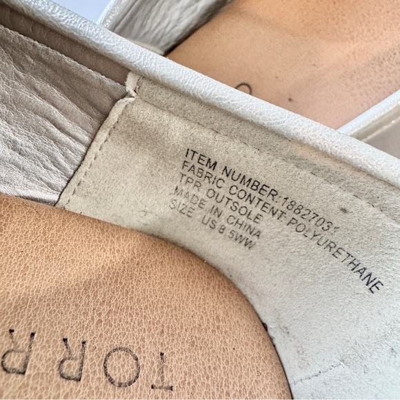 Minimalist Metallic Penny Loafers Torrid Silver Leather Flats Wide 8.5WW A19 - Picture 9 of 10